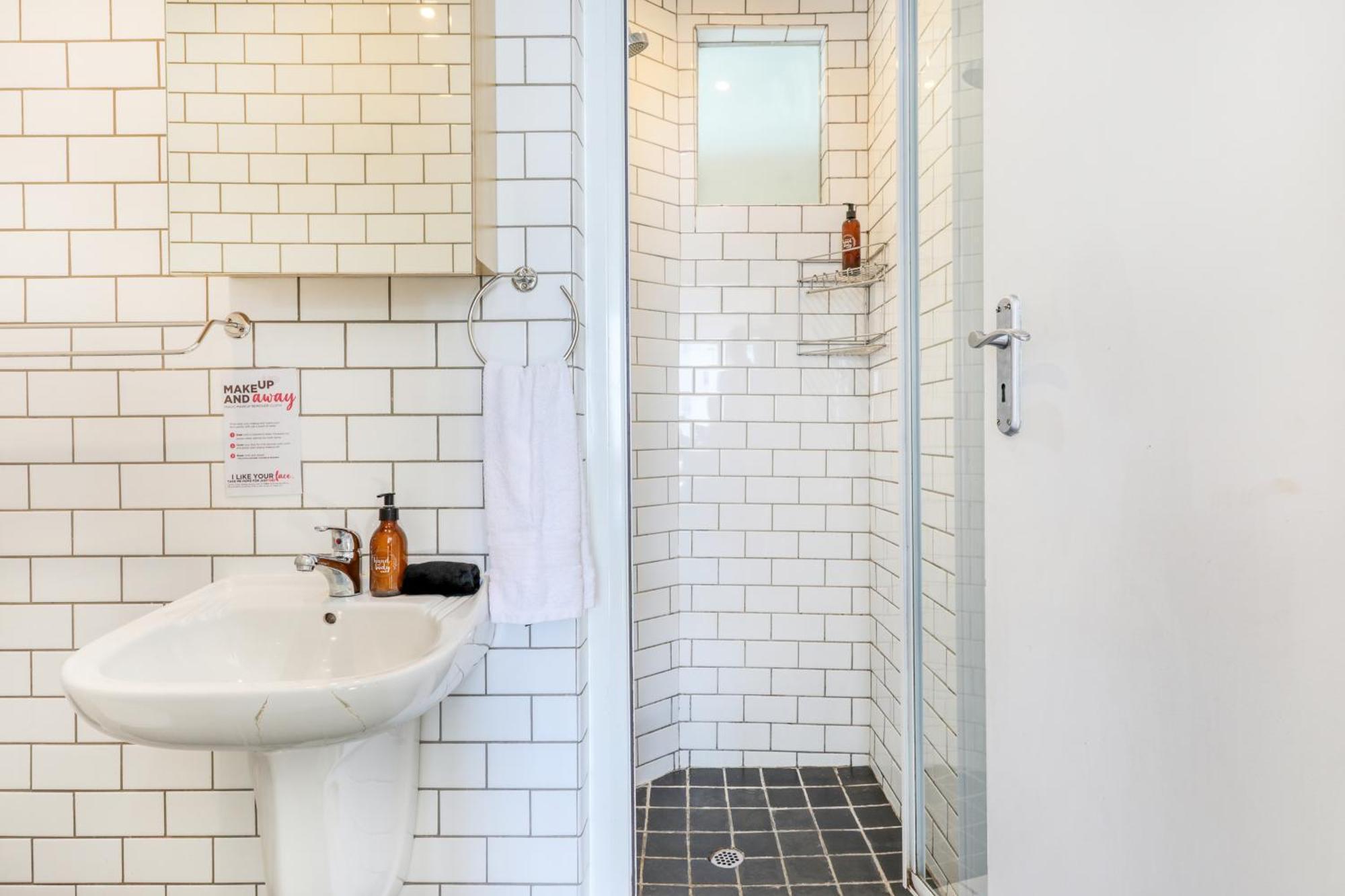 Backup-Powered Bantry Bay View 2 Bed Apartment كيب تاون المظهر الخارجي الصورة