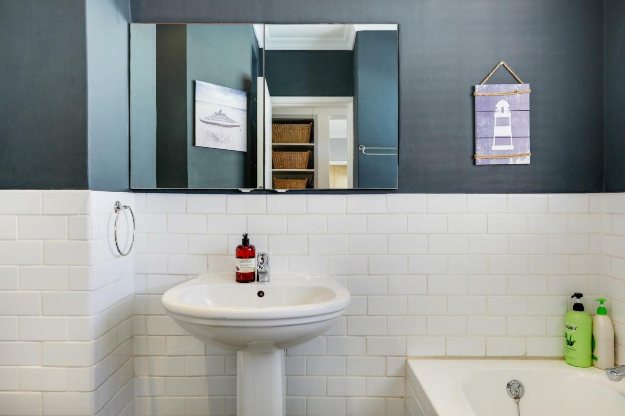 Backup-Powered Bantry Bay View 2 Bed Apartment كيب تاون المظهر الخارجي الصورة